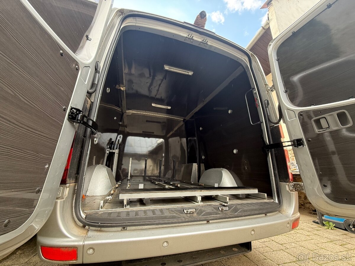 Mercedes-Benz Sprinter - 4