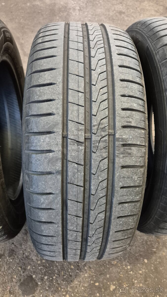Hankook 205/55R16 - 4