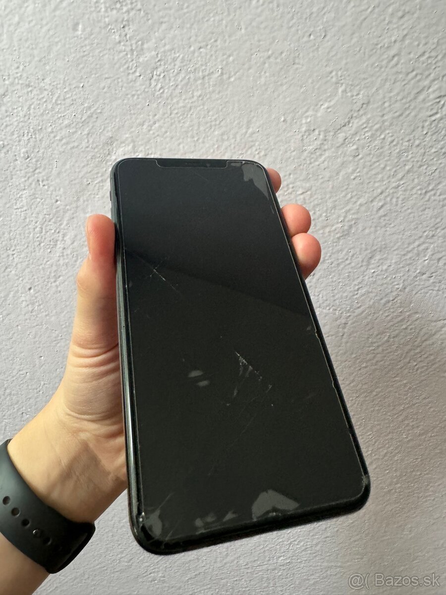Predám iPhone XS Max – 64 GB - 4