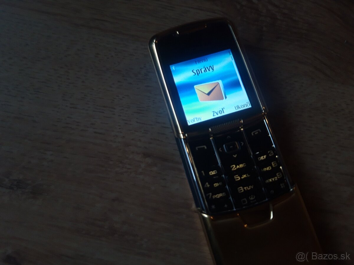 Nokia 8800 zlatá - 4