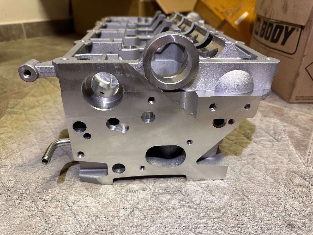 Hlava valcov 16v pumpac nova hlava 2.0tdi - 4