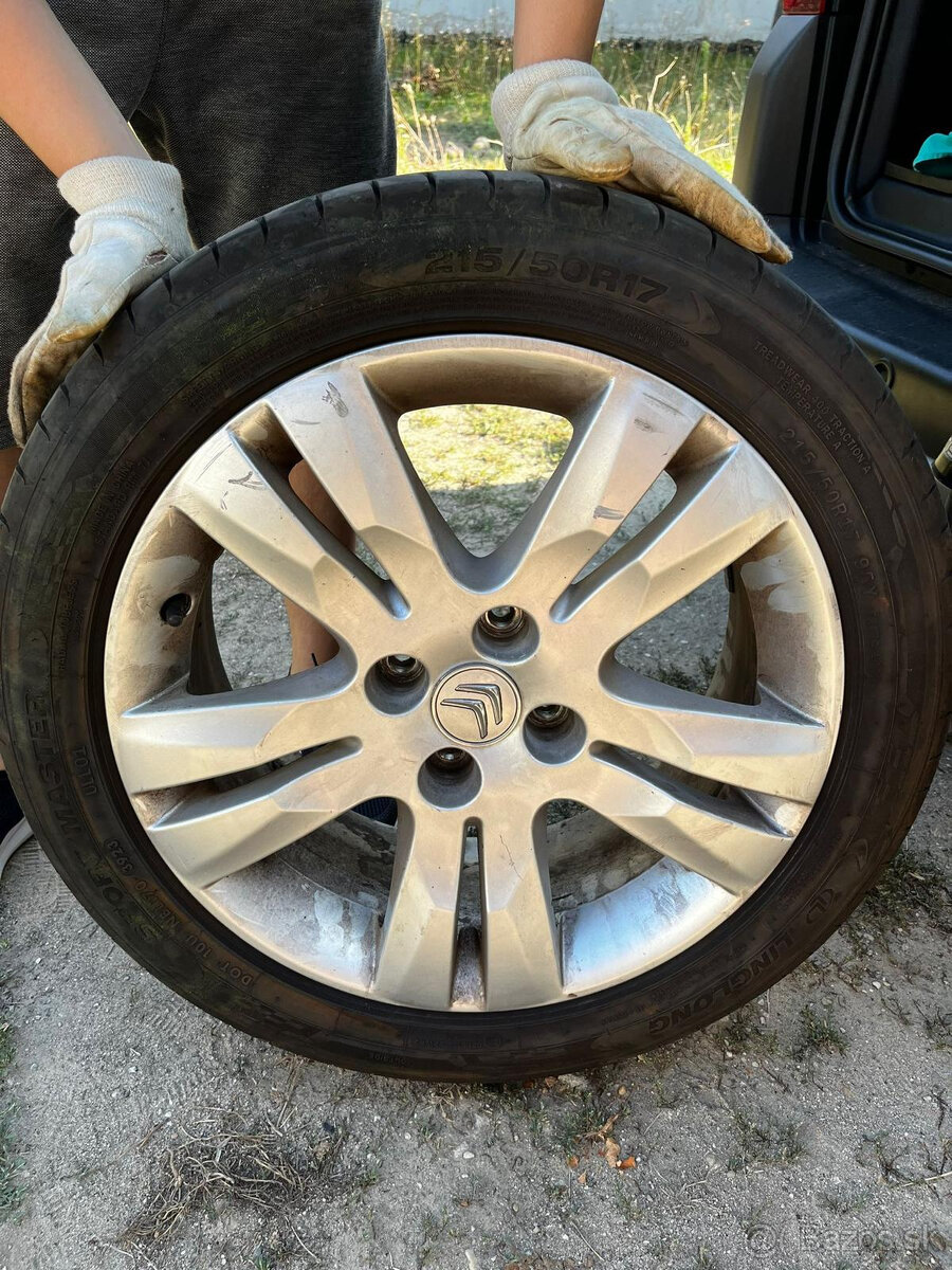 Predám gumy s elektrómni LINGLONG - 215/50/R17 - 4