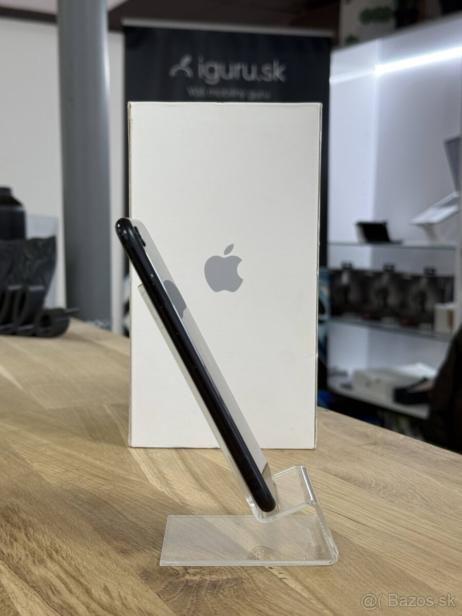 iPhone SE 2022 Black 128GB - 4