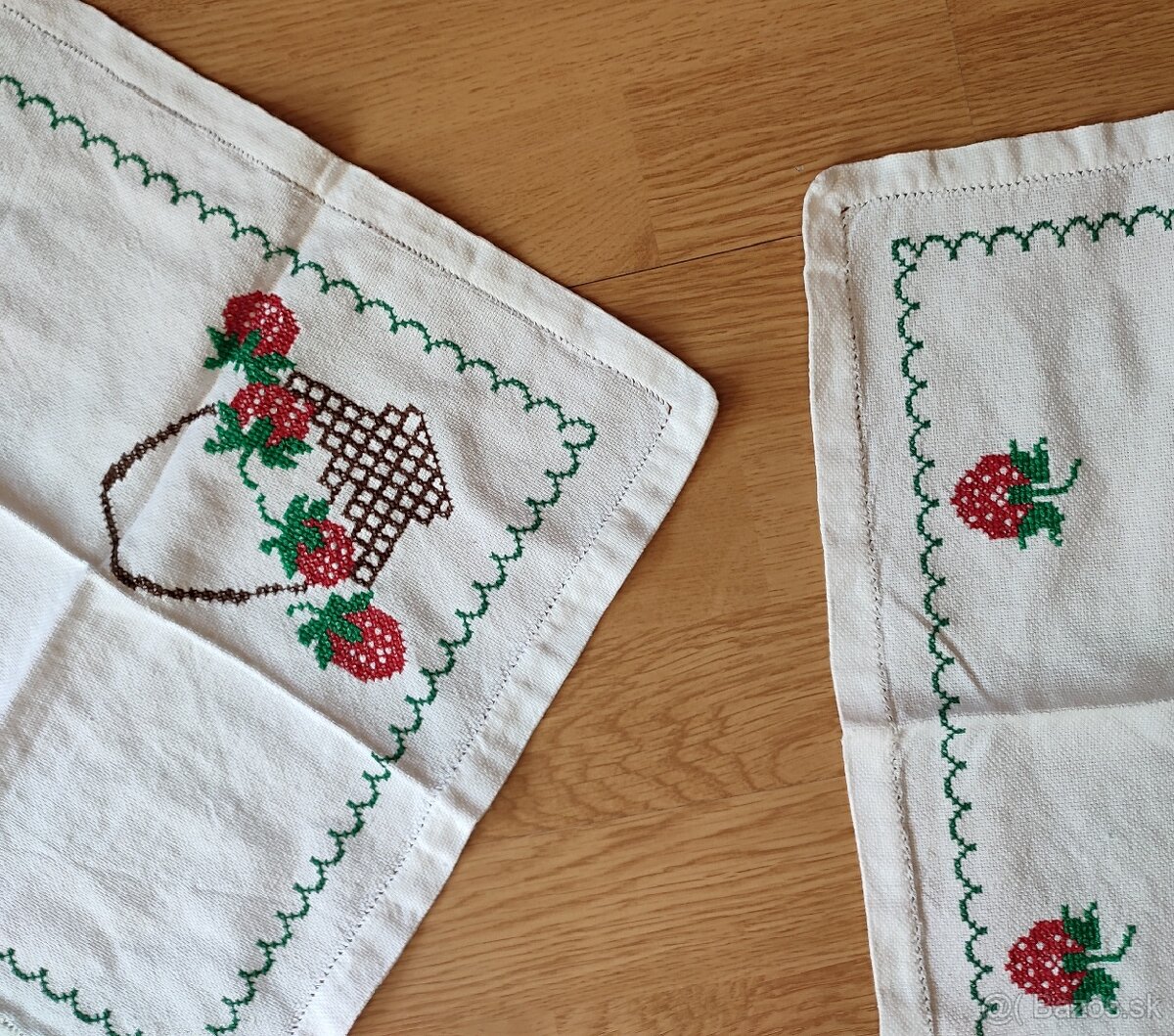 Vyšívaný obrus a dečky - set - 4