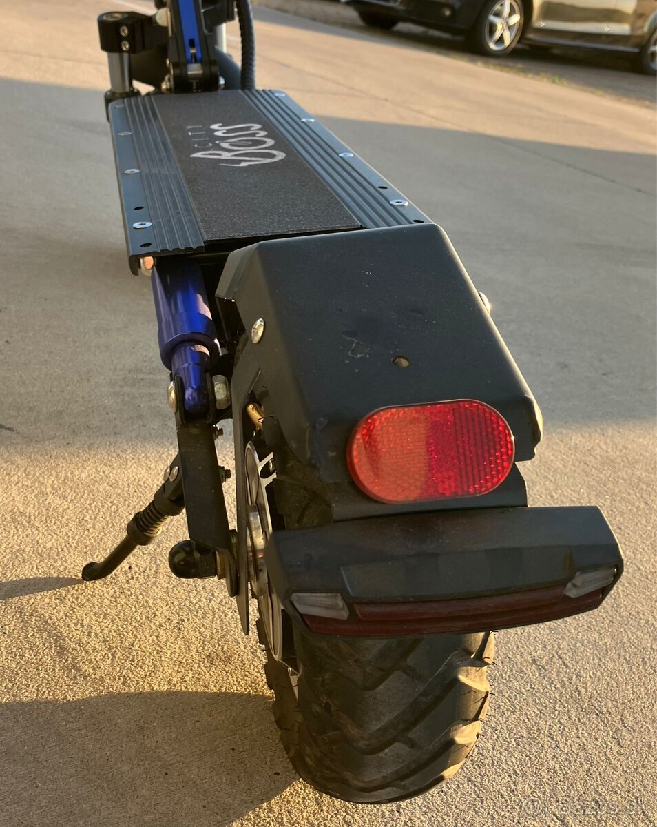 ELEKTRICKÁ KOLOBEŽKA CITY BOSS D1000LH ČIERN - 4