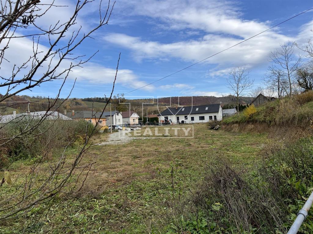 Veľký pozemok v centre obce Ďurďoš - 4