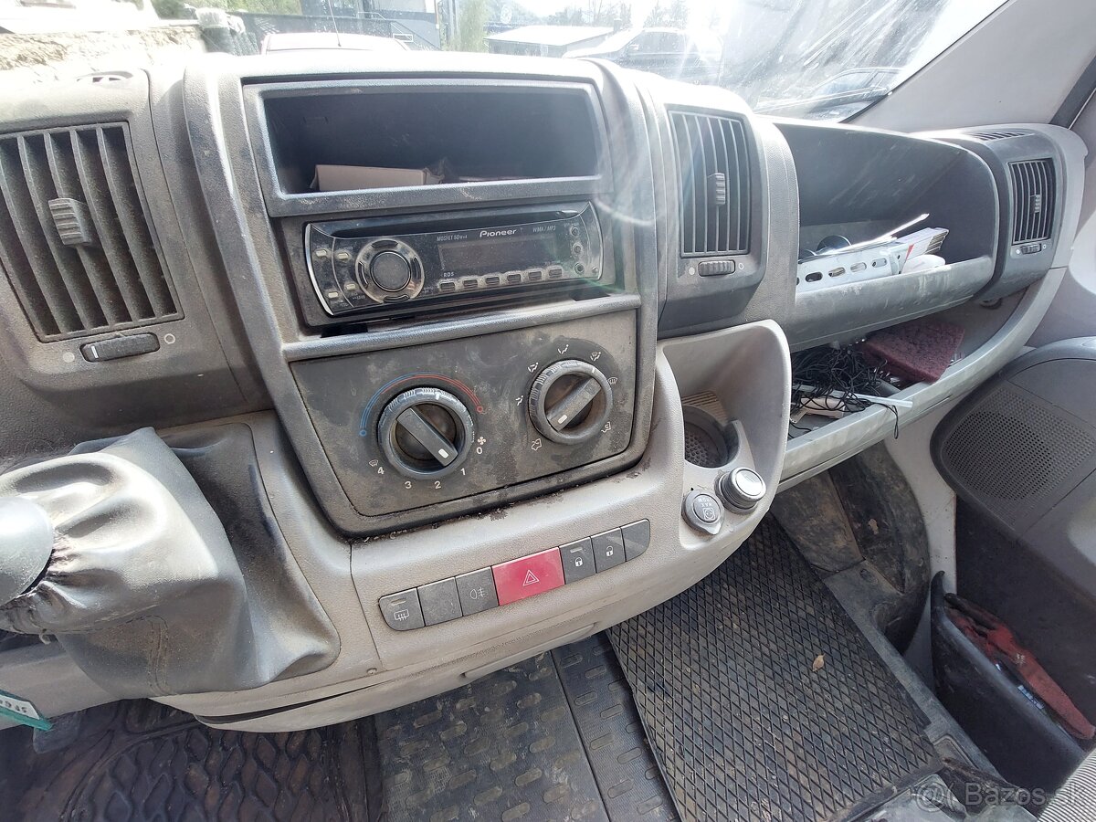 Peugeot Boxer 2.2 - 4