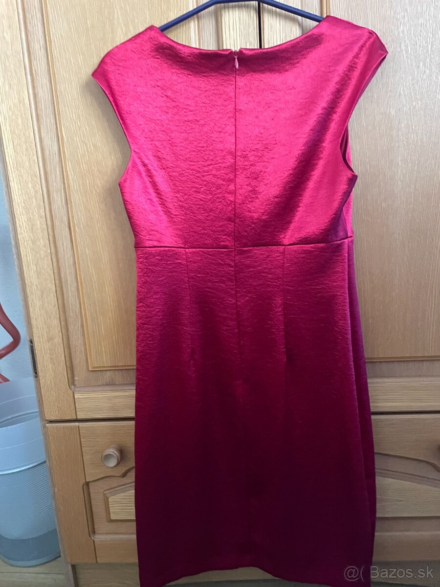 Značkové šaty Connected Appareal - 4