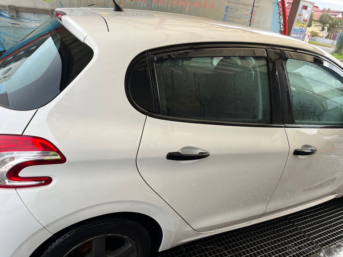 Predám Peugeot 208 1,4 Hdi 50 kw - 4