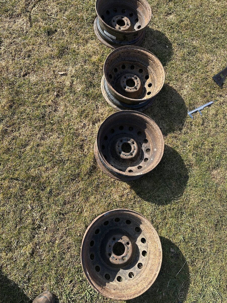 R14 4x108 ET 24 J5.5 Stredova 65.1mm - 4