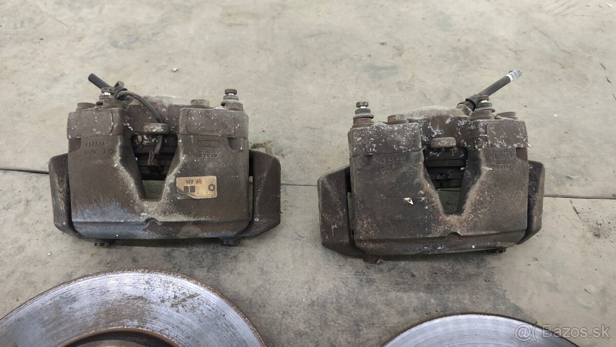 Predne brzdy Audi A4 B8 2.0 tfsi - 4