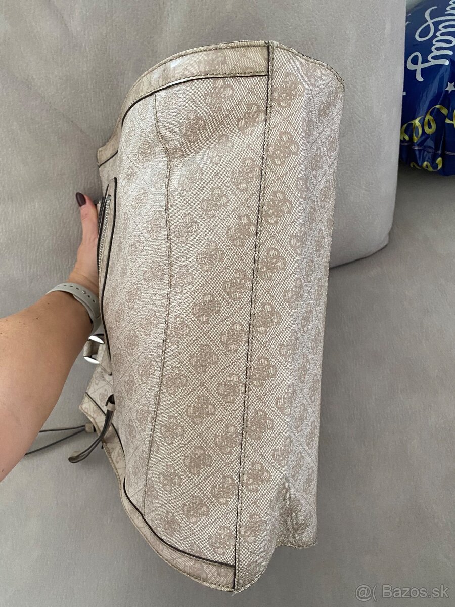 Velka Guess kabelka - 4