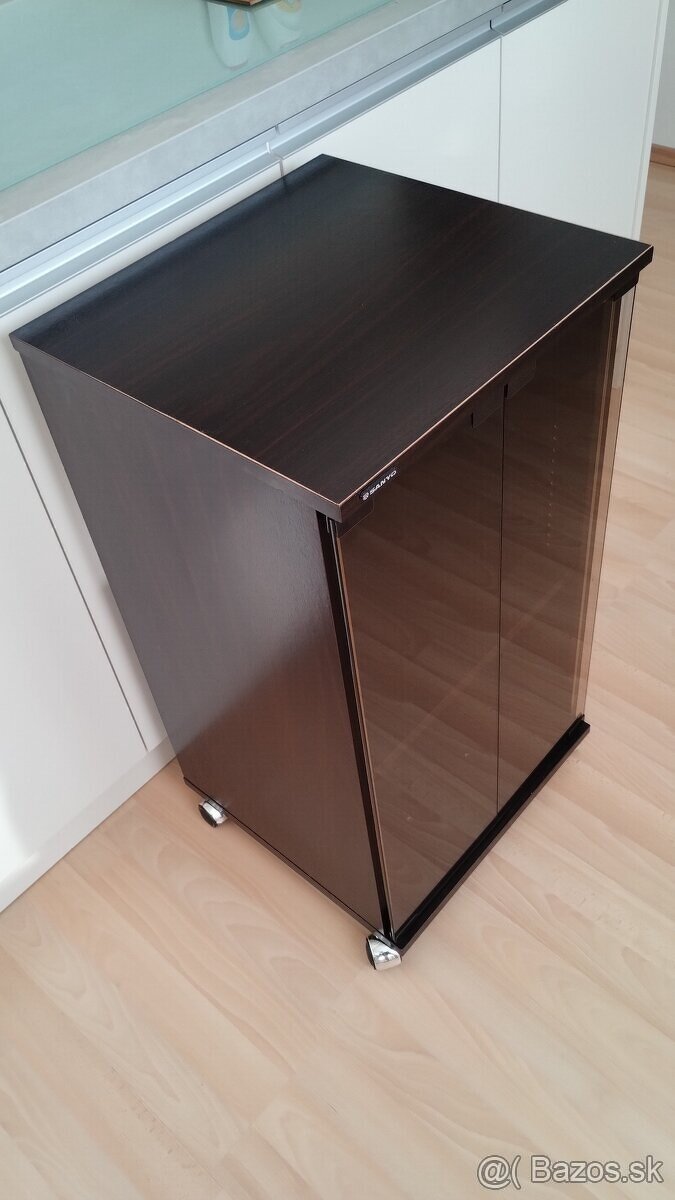 Predám midi hifi rack Sanyo - 4