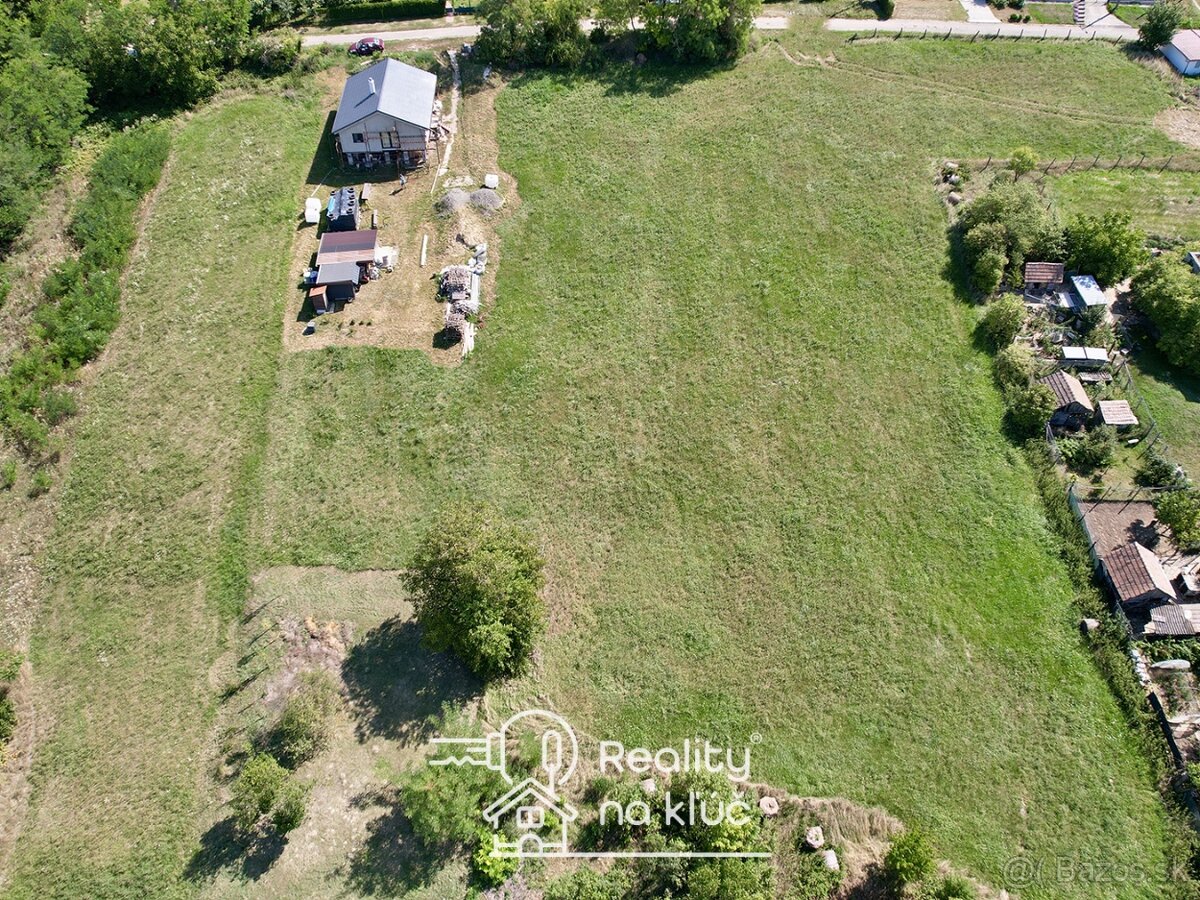 Na predaj veľký stavebný pozemok v obci Čechy - 4