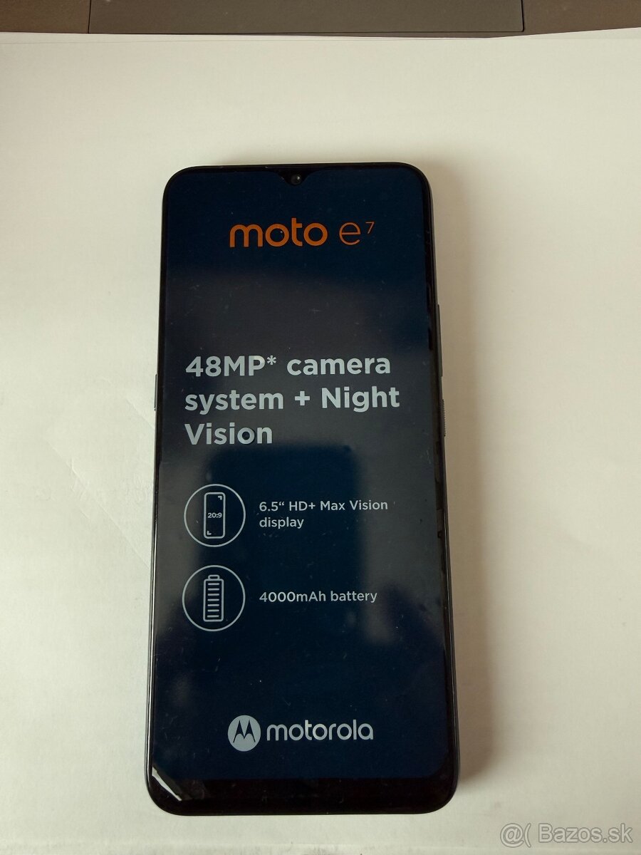 Predám nepoužity smart Motorola E7 - 4