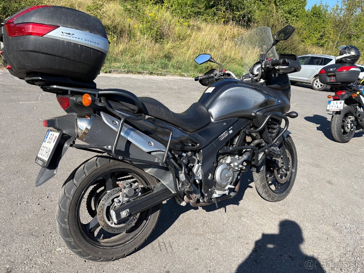 Suzuki V-Strom DL650 - 4