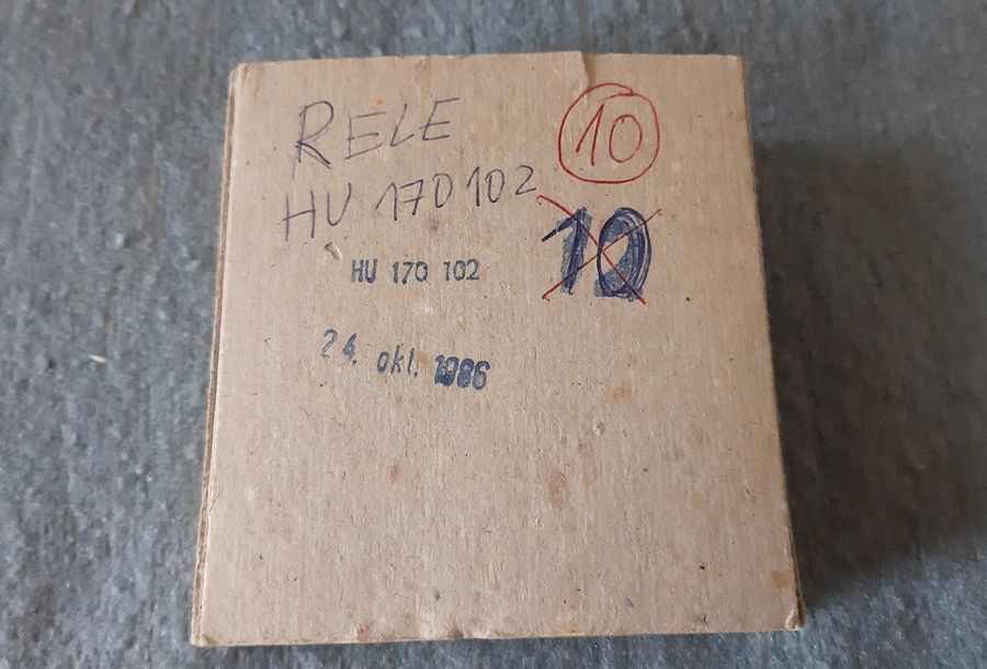 Relé HU 170 102 - 4