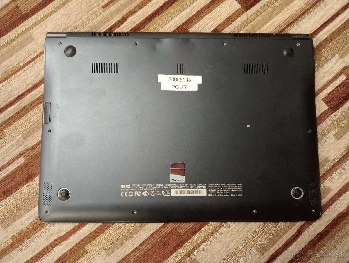 predám nefunkčný notebook Samsung NP300X3E - 4