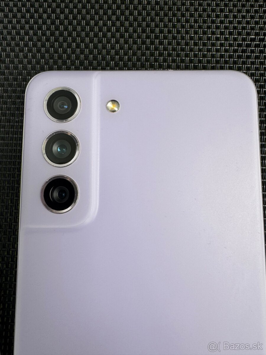 Samsung Galaxy S21FE - 4