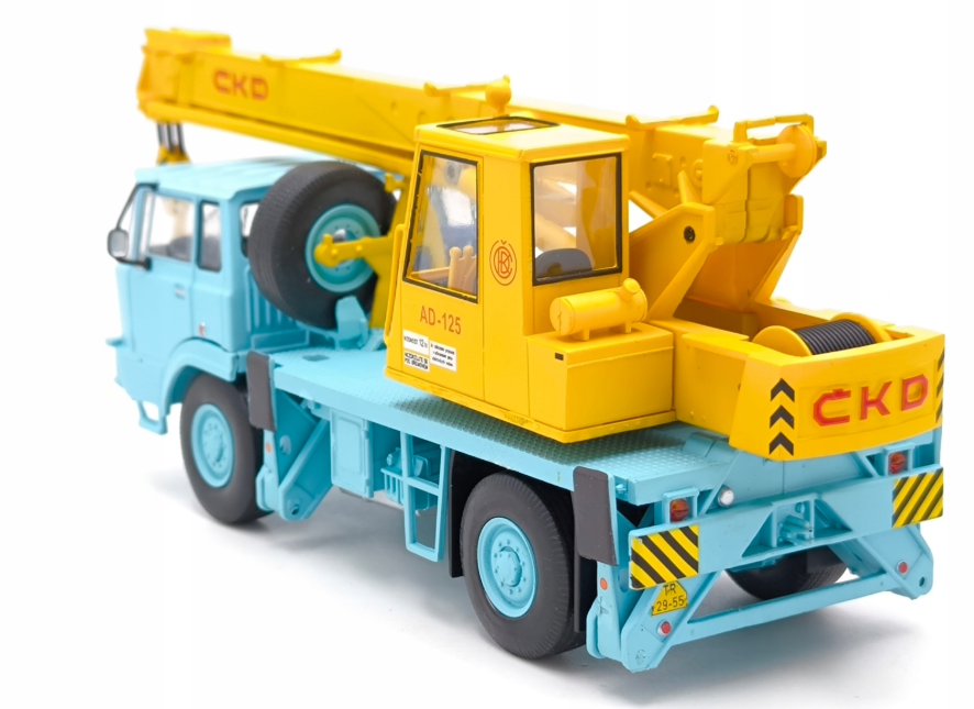 Tatra 813 4X4 AD125 1:43 - 4