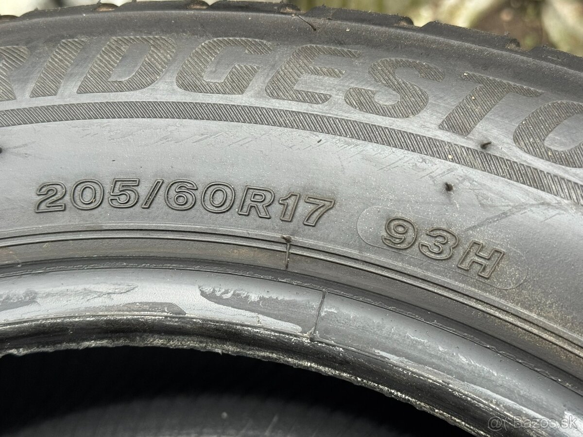205/60 R17 - 4