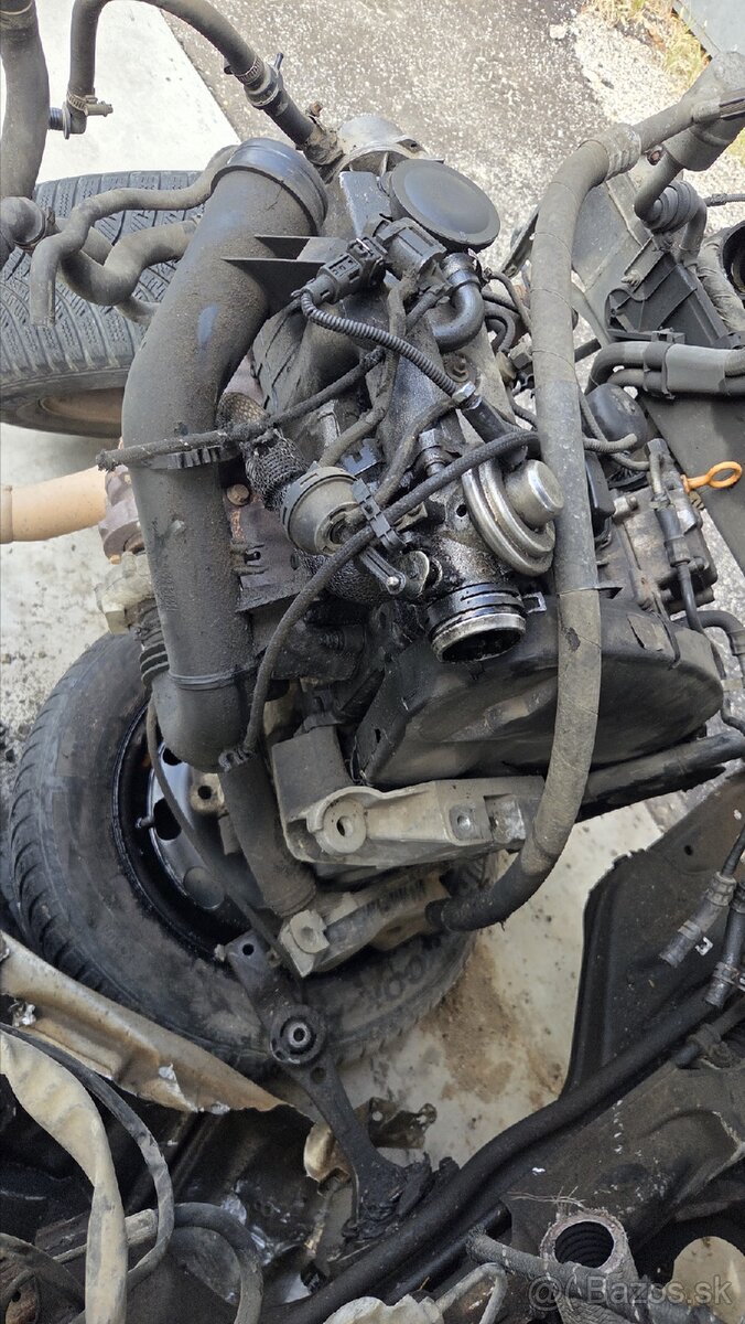 Predám 1.9 tdi 66kw agr motor - 4