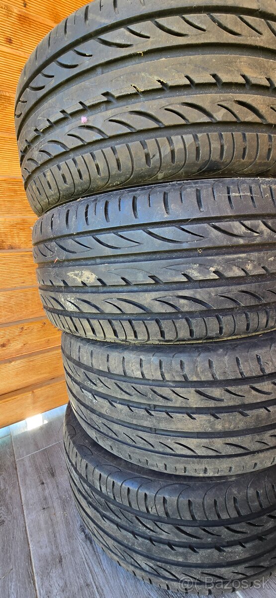 Pneu Pirelli P Zero Nero 235/45/R18 - 4