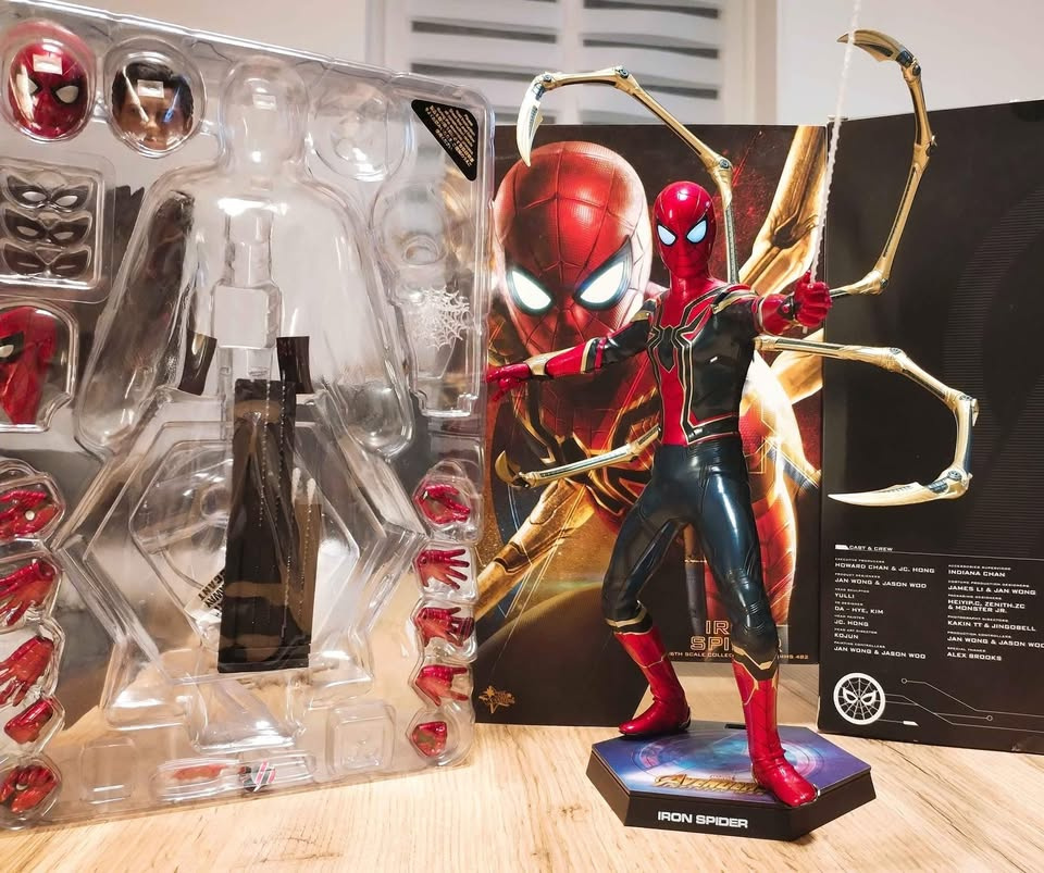 Iron spider Hot Toys MMS482 - 4