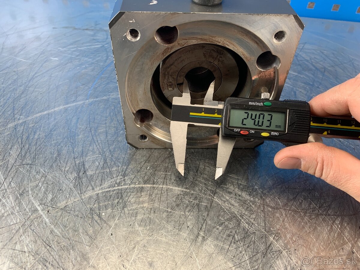 Planetova prevodovka k servomotoru i=10 - 4