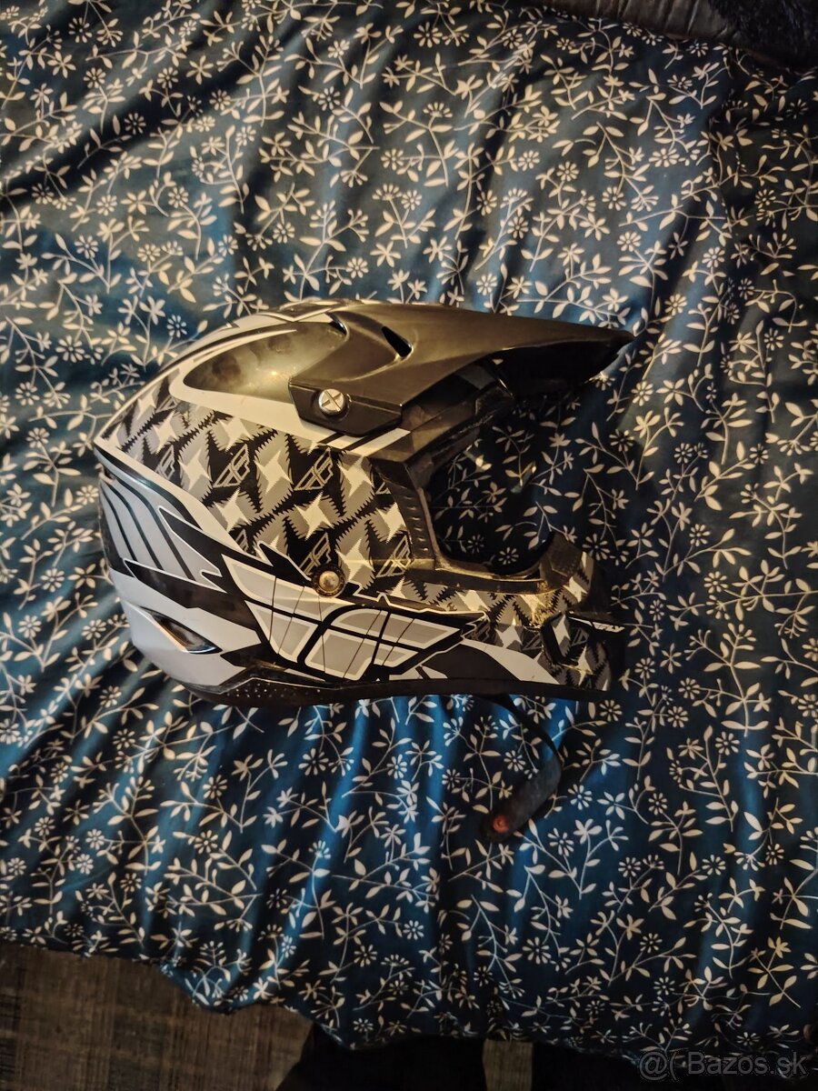 Predám Motocrossovu prilbu - 4