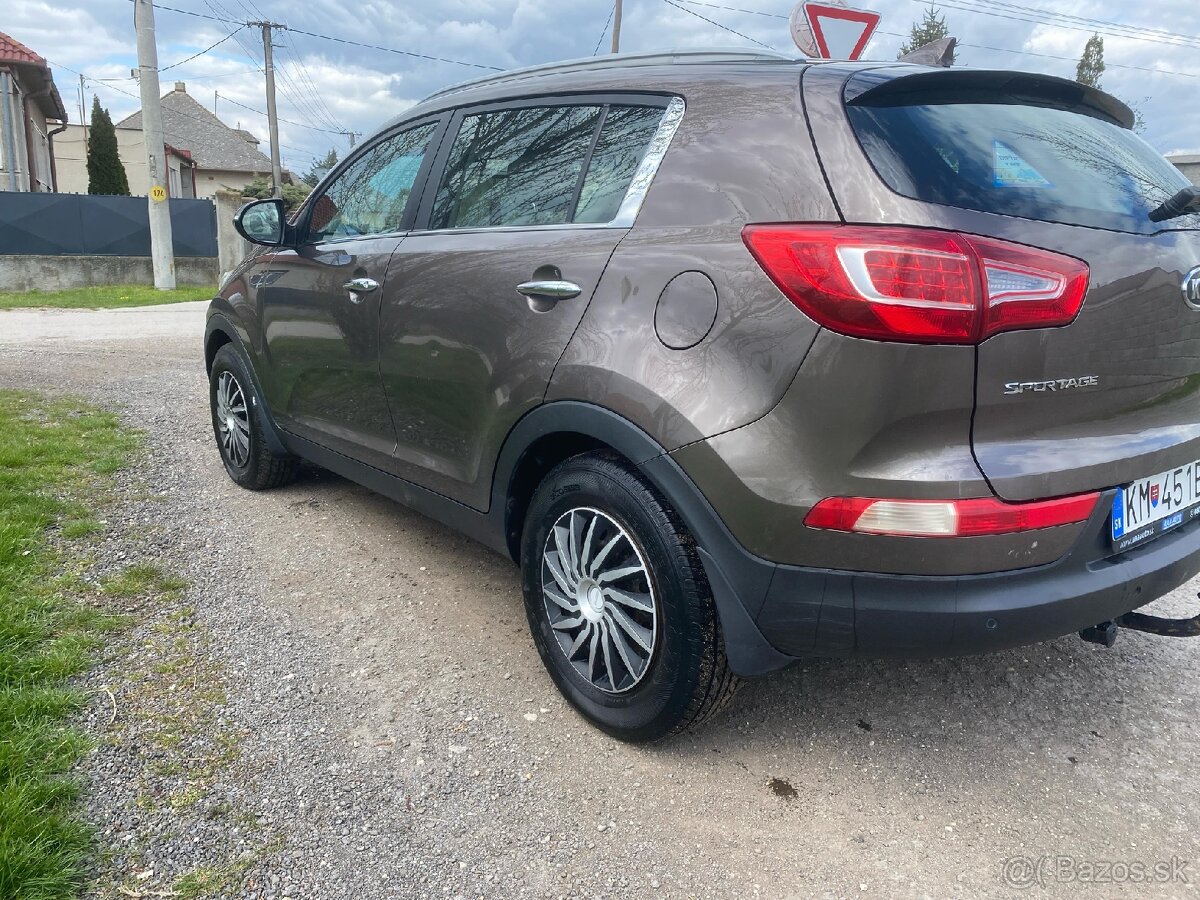 Kia sportage 2.0l crdi- nová stk ek - 4