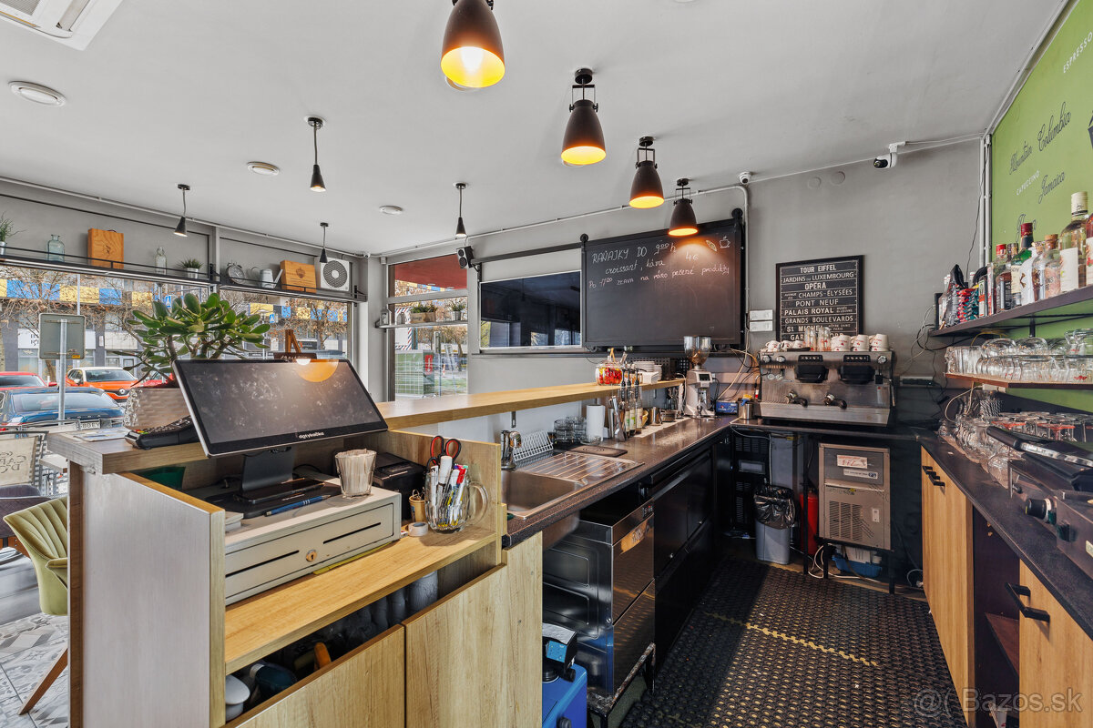 Zariadený priestor pre kaviareň, bistro s terasou na Tomášik - 4