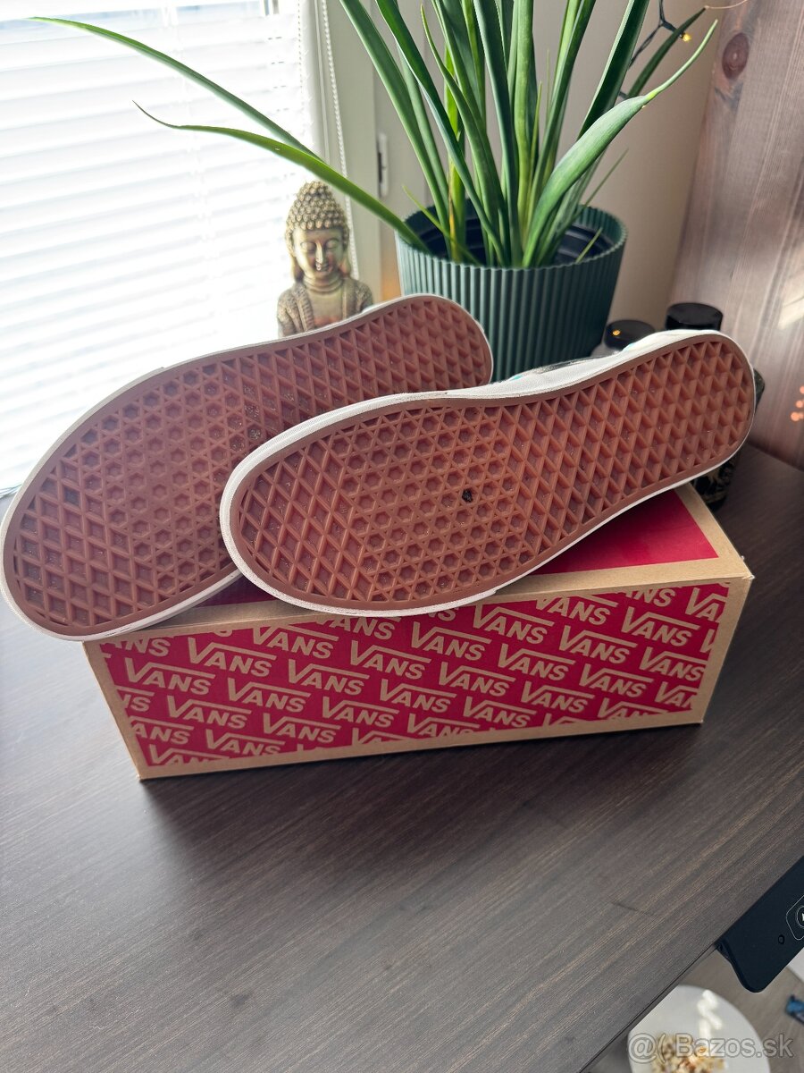 Vans Tenisky - 44 - 4