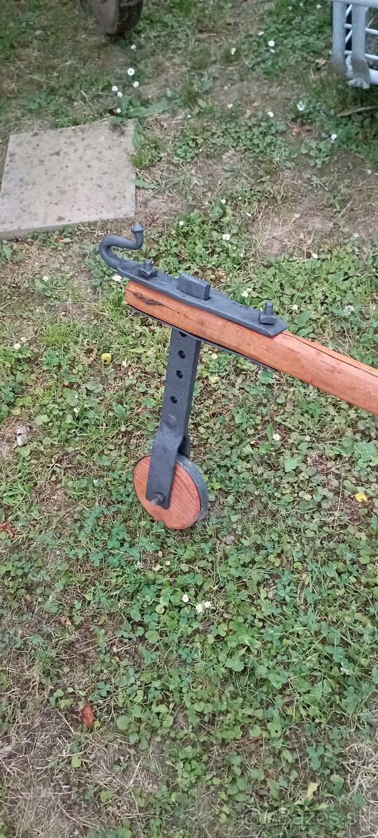 Starý drevený pluh 2 - 4