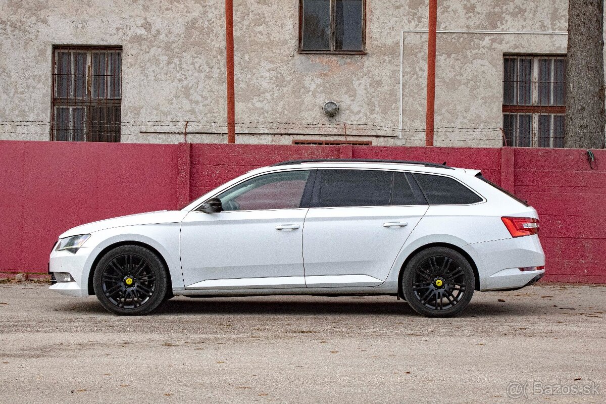 Škoda Superb Combi - 4