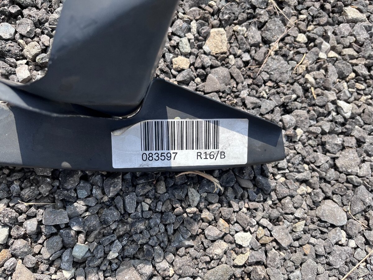 VW Golf V 1K0807093A vystuha predneho naraznika - 4