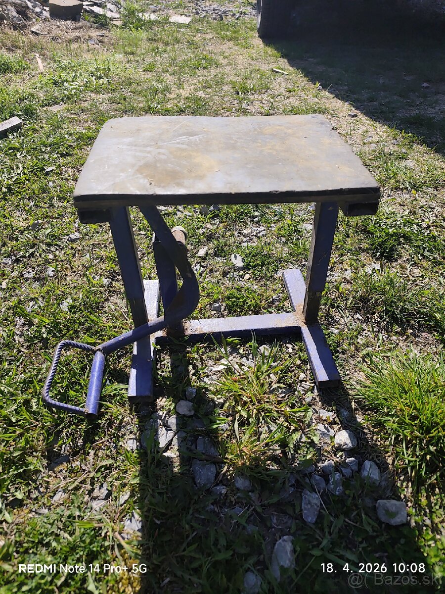 Stojan na motorku - 4