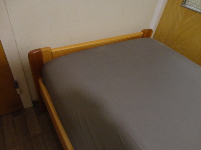Drevená Posteľ + madrac - jednolôžková - 4