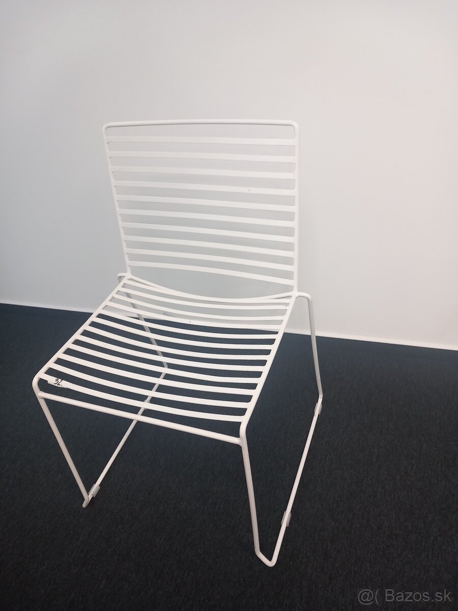 Biela kovová stolička – položka 91 - 4