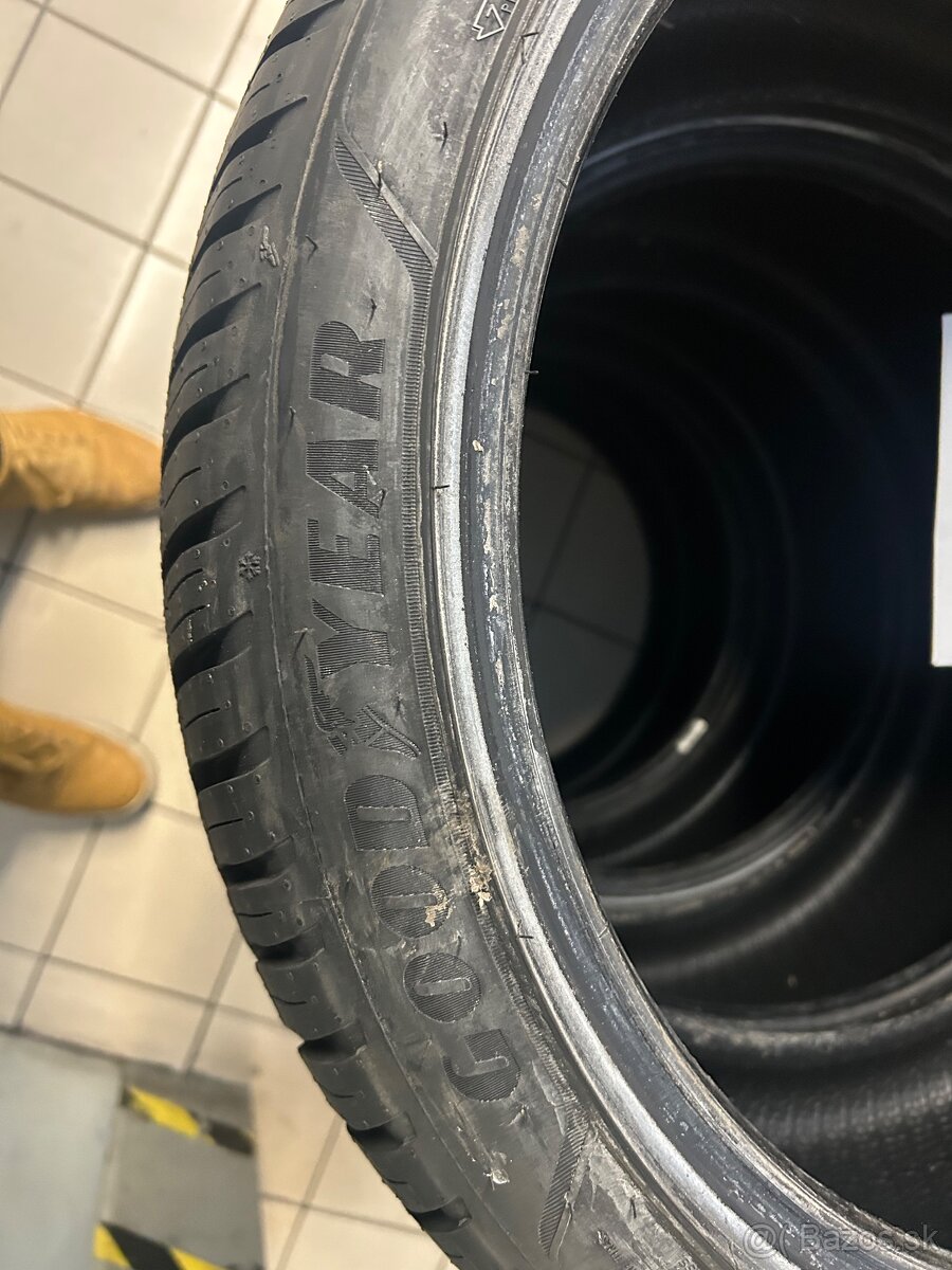 GOODYEAR 4Season 235/40 R19 96Y 4ks - 4