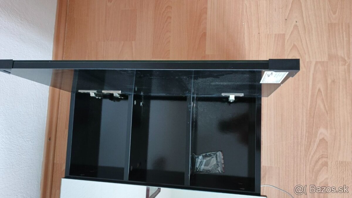 Zrkadlová skrinka - 4