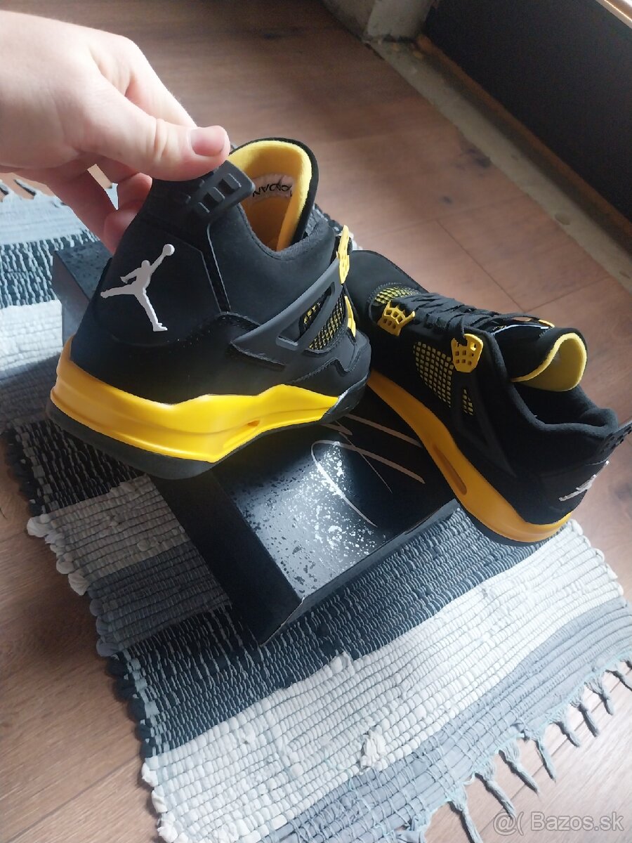 Jordan 4 Retro Thunder - 4