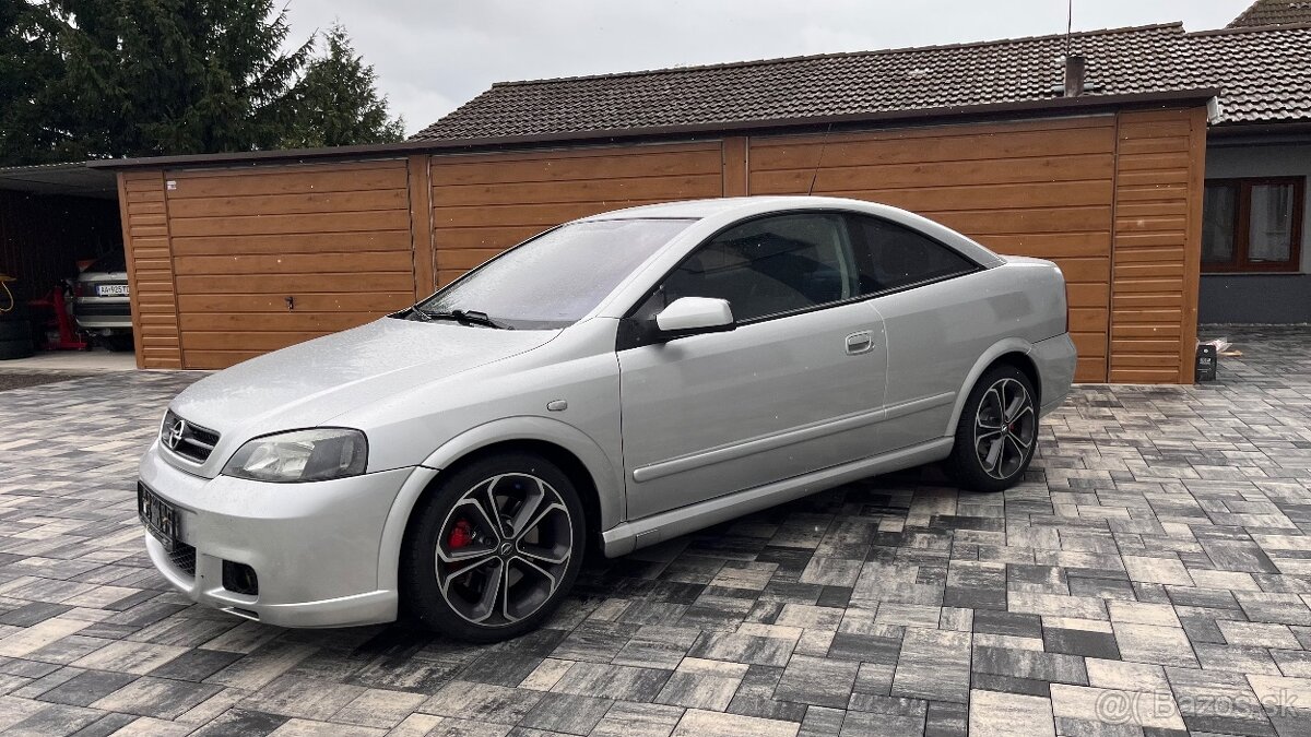 Opel Astra Coupé Turbo - 4