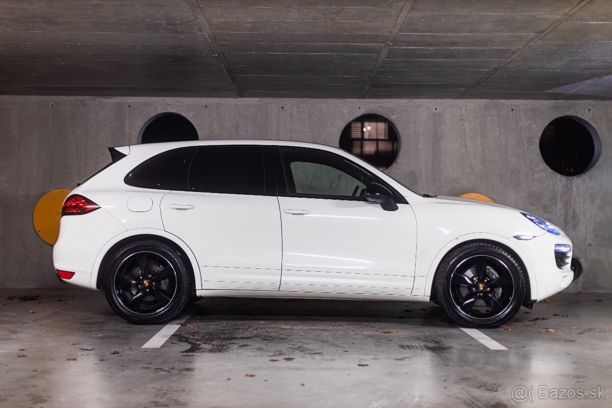 Porsche Cayenne - 4