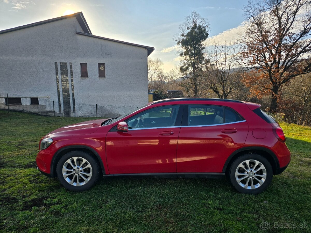 Mercedes-Benz GLA 180 d - 4
