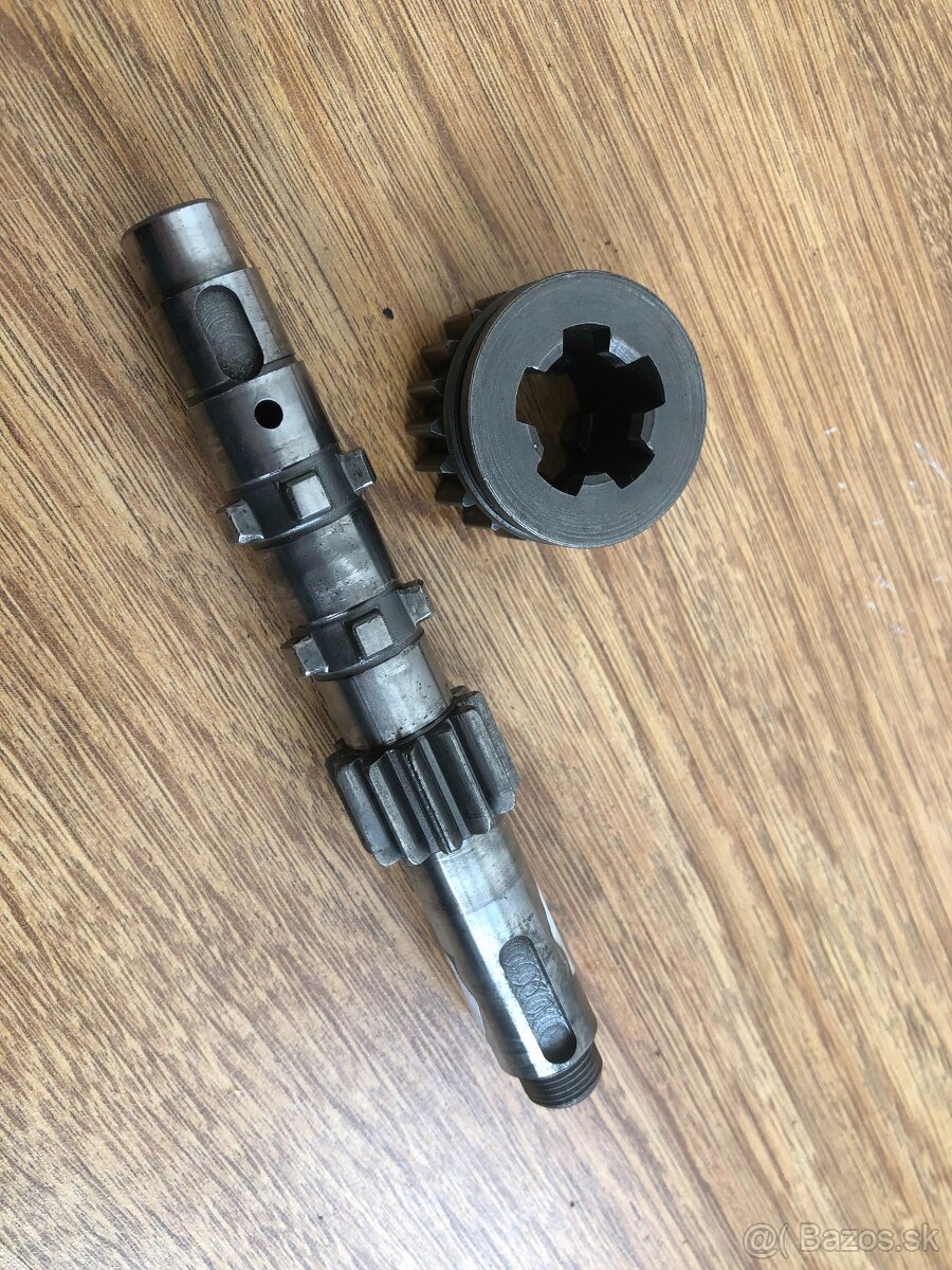 Predám náhradné diely na ČZ 125 T a ČZ 125 B - 4