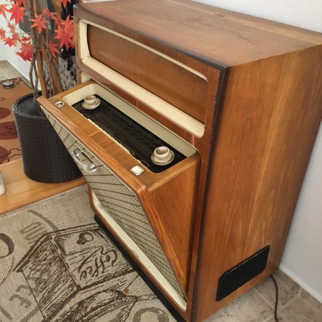 Rádio TESLA MAESTRO II - 4