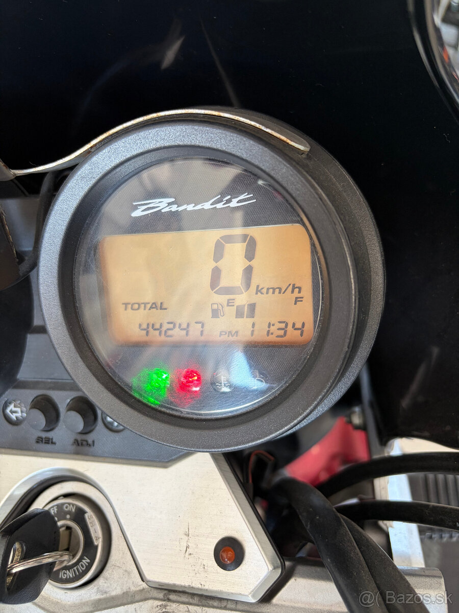 Suzuki GSF 650 - 4