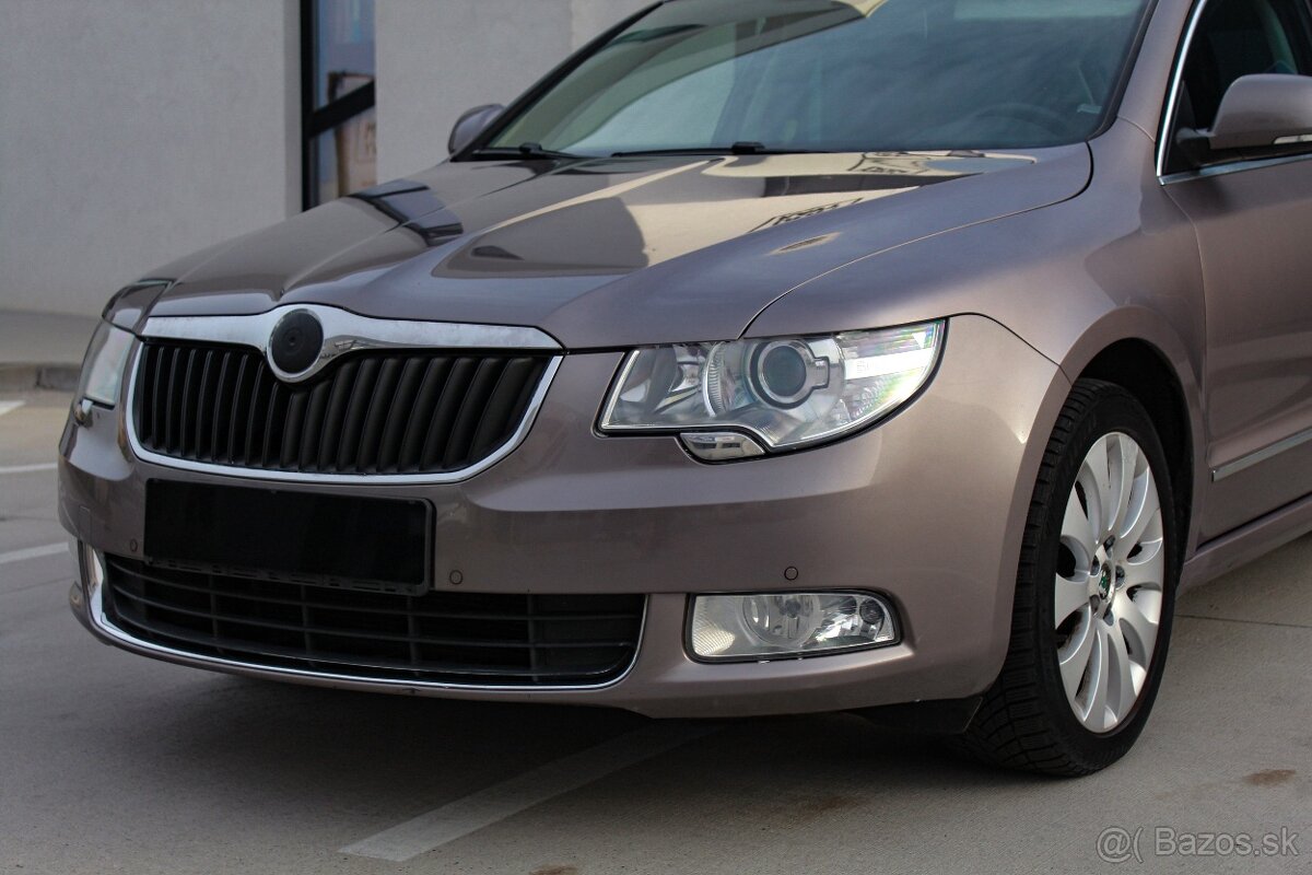 Škoda superb 2.0 TDI Elegance - 4