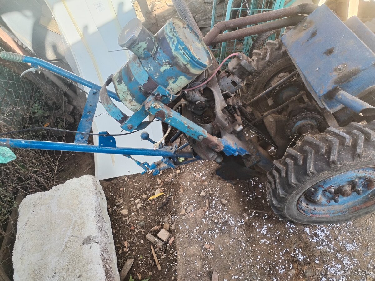 Doma robený traktor - 4